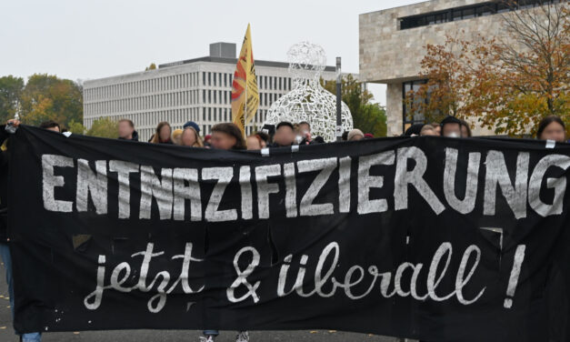 Nazis runter vom Campus!