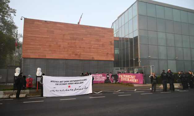 Blockade des Iranischen Konsulats