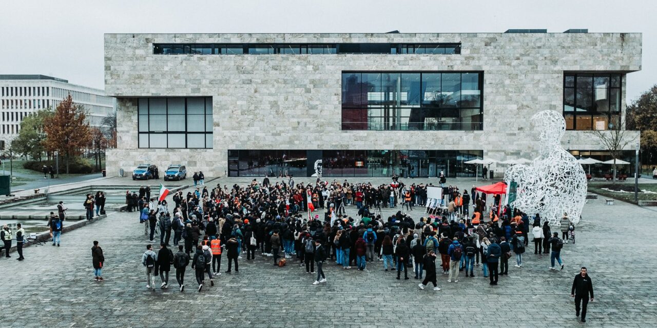 Iran Kundgebung auf dem IG-Farben Campus