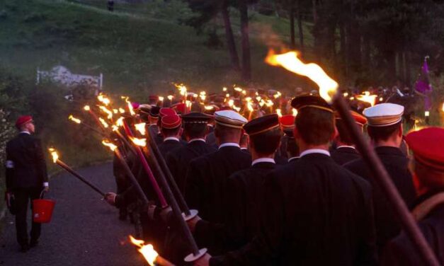 Korporierte gegen Korporierte – über einen Burschi-Prozess in Marburg