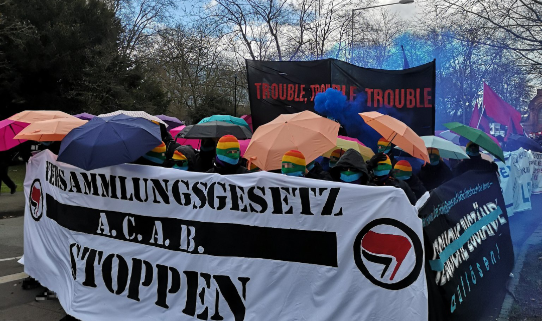 Kämpferische Demo in Wiesbaden gegen das neue Versammlungsgesetz