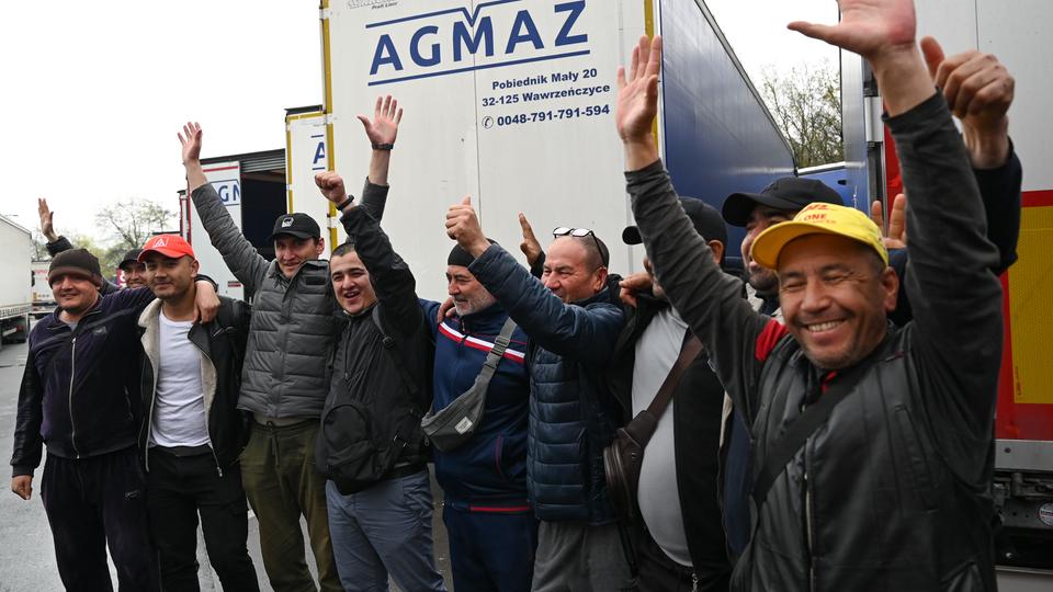 Solidarität mit den streikenden LKW-Fahrern in Gräfenhausen!