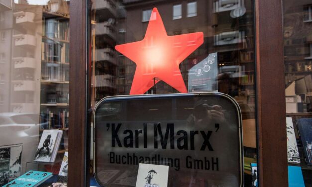 Karlx-Marx-Buchhandlung unter Beschuss